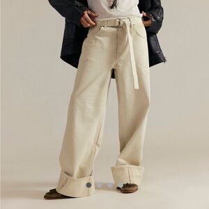 *runs small* Free People Cream Cuff Leg Jeans Removable Belt